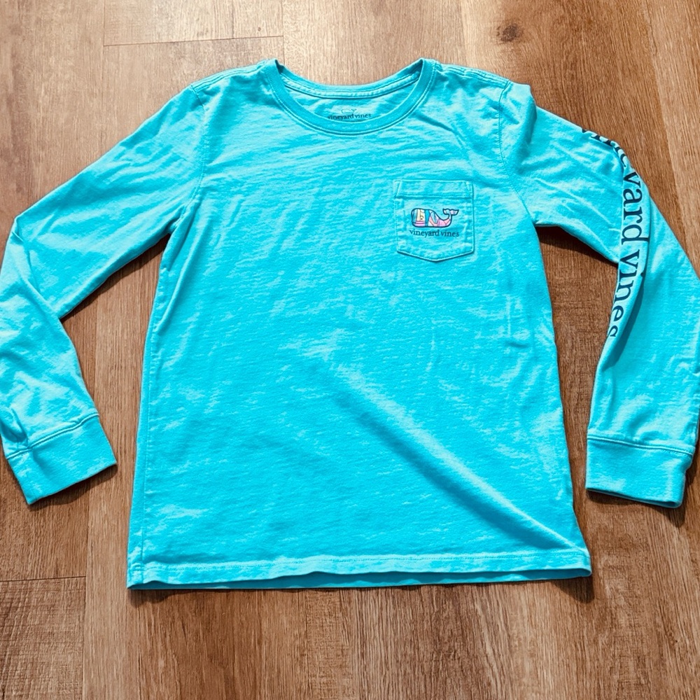Vineyard Vines Long sleeve Aqua Blue T-Shirt with whale, Size Medium 10-12